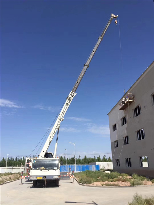 绵阳市“轻装强干”—— 吊车的 “轻量化臂架” 技术